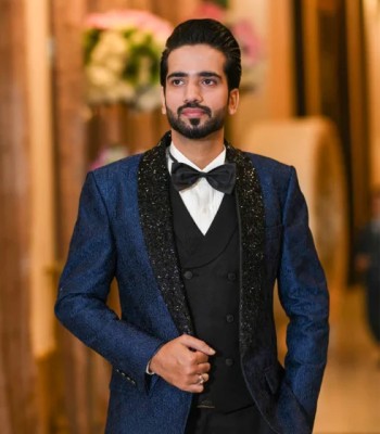 avatar for Hassan Qureshi